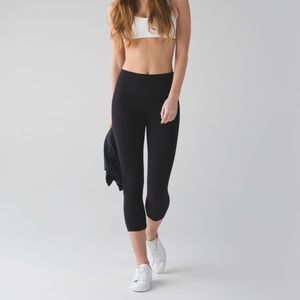 Lululemon Align 19” Crop Leggings Black Size 6 Small